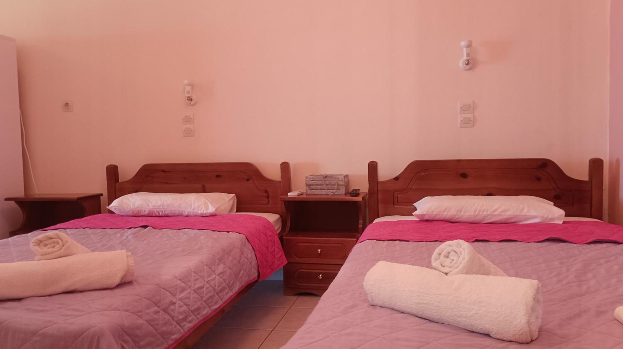 Studios Zaritsi Tirós Esterno foto