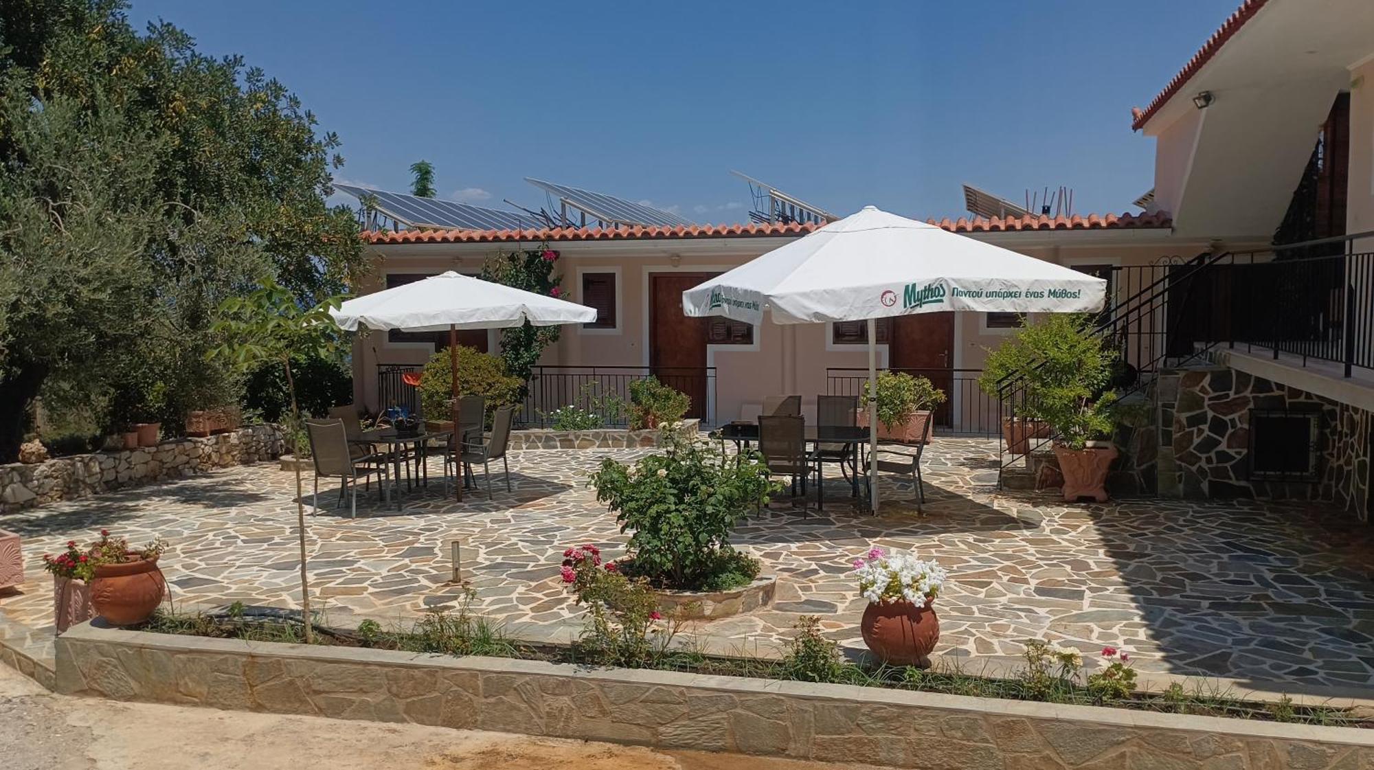 Studios Zaritsi Tirós Esterno foto