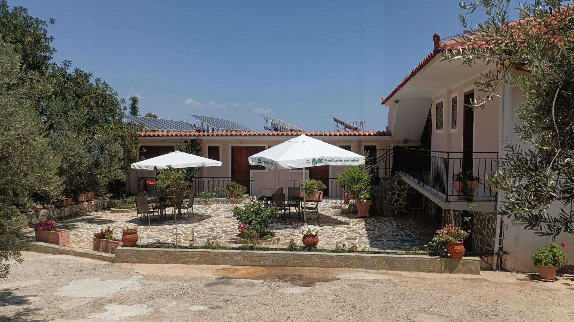 Studios Zaritsi Tirós Esterno foto