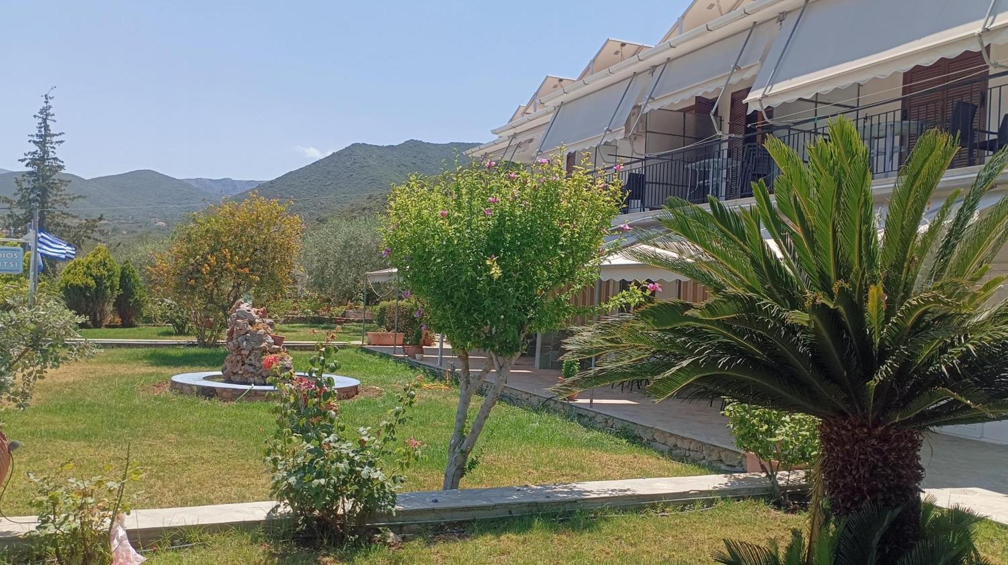 Studios Zaritsi Tirós Esterno foto